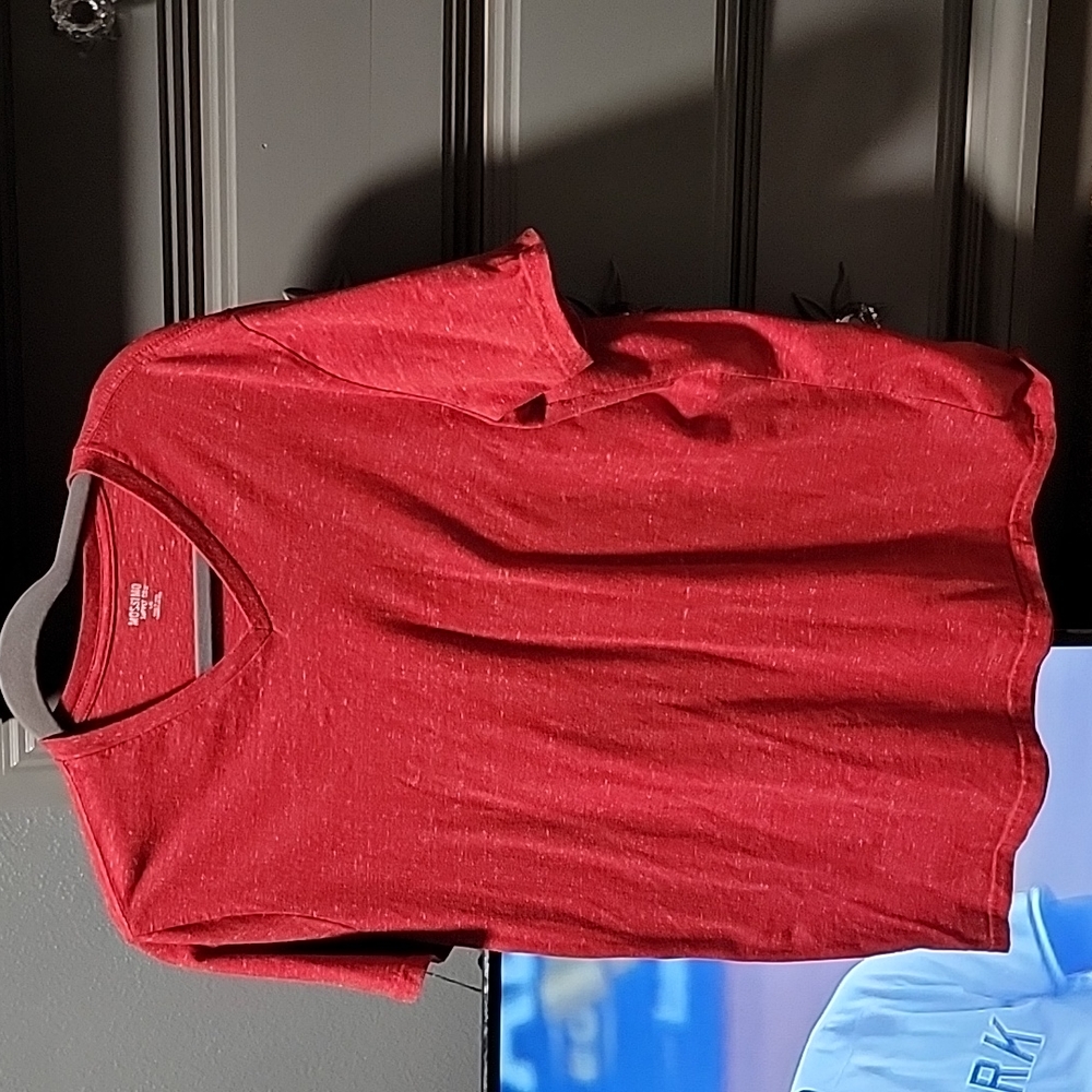 Mens large v neck tshirt